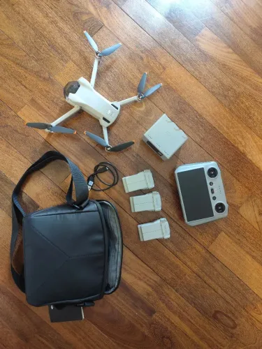 Drone DJI Mini 3 Fly More Combo
