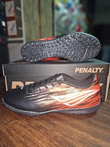 Chuteira Penalty Society tornado - Preta e Vermelha 