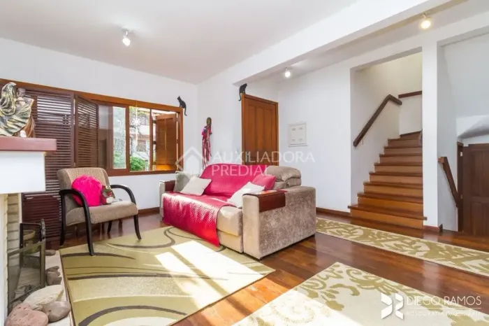 Casa em Condomínio fechado com 4 quartos 1 Suite e 2 vagas