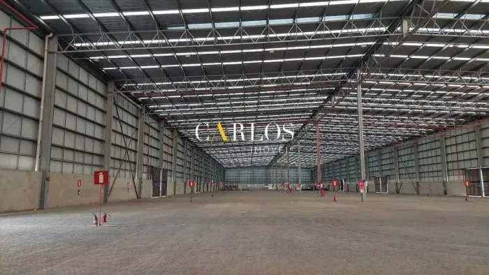 Galpão em condomínio com 3.000m² - Pé direito de 12m