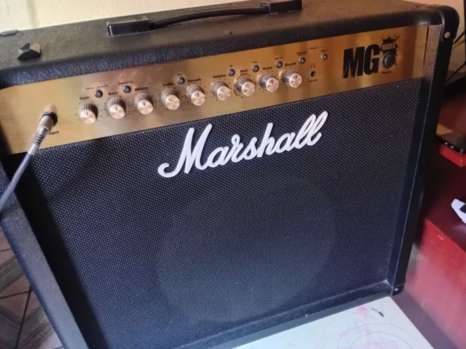 Amplificador Marshall MG100 FX