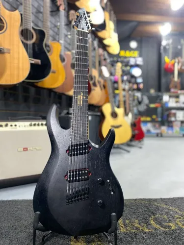 Guitarra 7 Cordas Black Satin multscale 