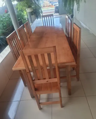 Mesa 8 cadeiras novos faço entrega 1900