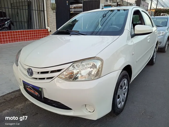 Toyota Etios XS Sedan 1.5 Flex 16V 4P Mec. 2014