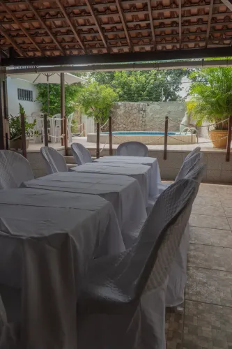 Casa para Eventos com Piscina | 3 Quartos | Salão de Festas | Churrasqueir