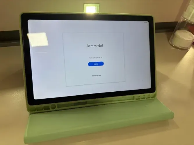 Galaxy Tab A7 com capa protetora