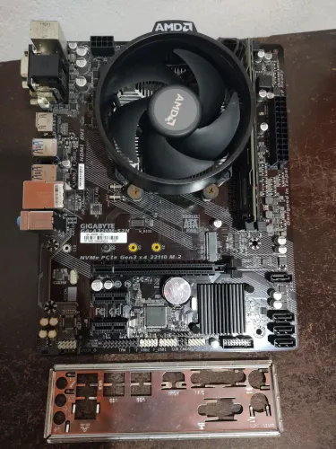 Placa mãe AM4 Gigabyte A320M-S2H