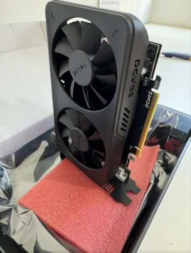 Placa De Vídeo Pcyes Radeon Rx550 4gb Gddr5 Hdmi/dp/dvi Amd