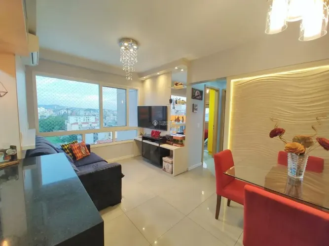 Imóvel para venda possui 56 metros quadrados com 2 quartos em Santa Cecília - Porto Alegre