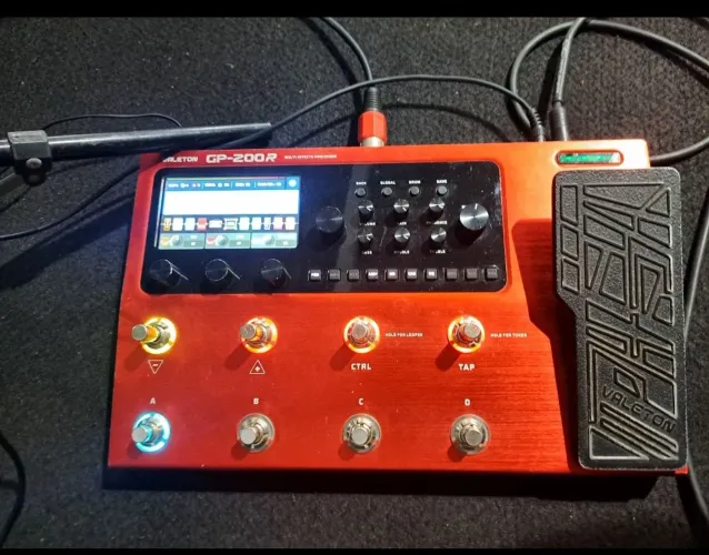 Pedaleira Valeton Gp200r