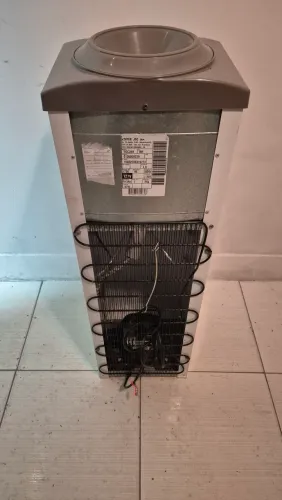 Bebedouro de Água Esmaltec de Coluna Refrigerado por Compressor EGC35B