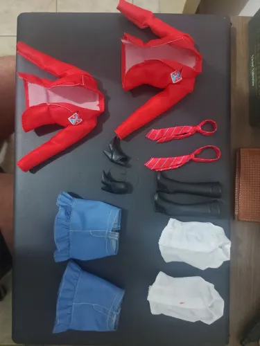 Roupas da barbie lupita e Roberta rebeldes RBD