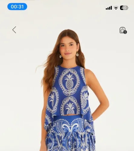 Blusa FARM estampa Primor de abacaxi