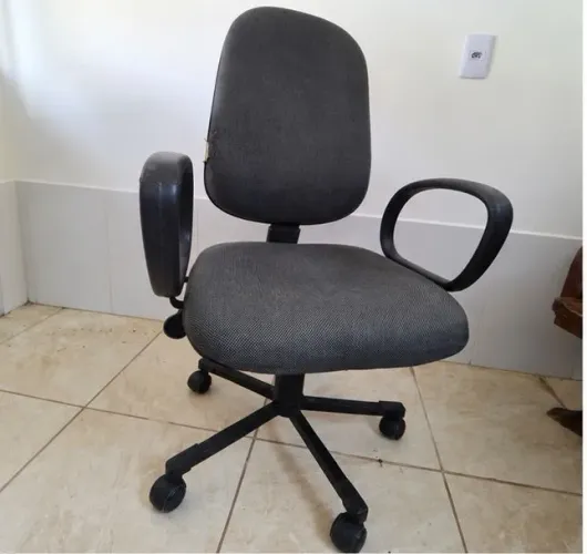 Cadeira de escritório giratória