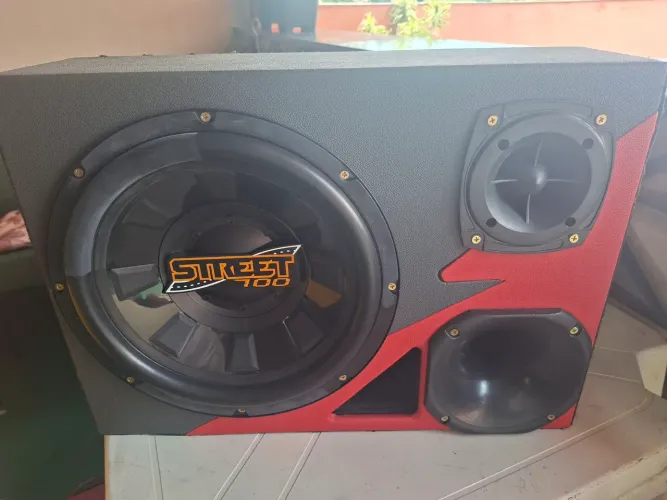 ? VENDO CAIXA DE SOM AUTOMOTIVA COMPLETA ?