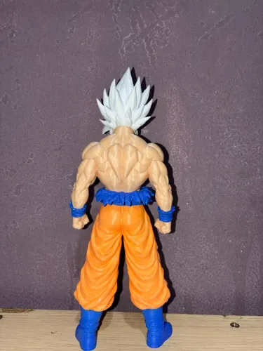 GOKU ULTRA INSTINTO 16cm