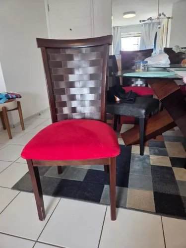 5 Cadeiras de madeira