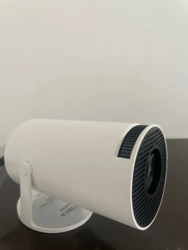 Projetor Inteligente Alvonti HY300 Android 11 Wi-Fi 6 Bivolt com Rotação 180° 