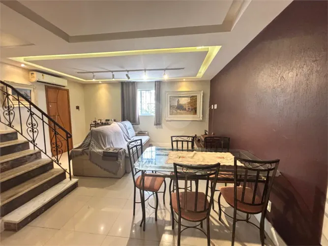 Casa de Vila à venda com 3 quartos, sendo 2 suítes, em Tijuca, Rio de Janeiro - RJ