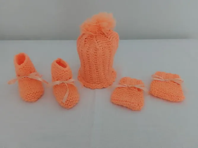 Gorro, Sapatinho e Luvinha Tricô