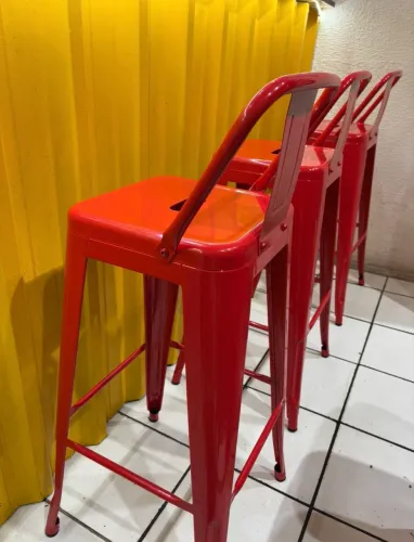 Banquetas Iron com encosto NOVAS e embaladas