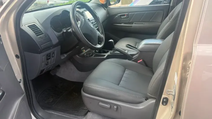 Toyota Hilux CD SRV D4-d 4X4 3.0 TDI Diesel AUT 2015