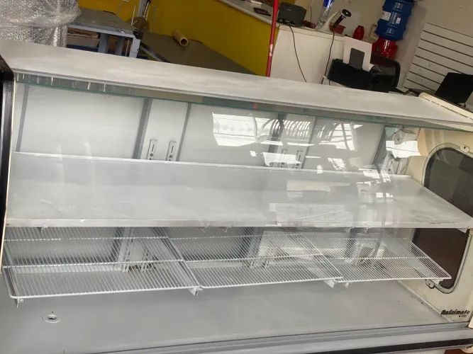 Balcão refrigerado semi novo 180mt