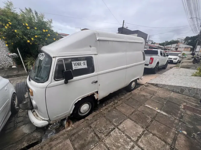 Volkswagen Kombi Furgão (álcool) 1998