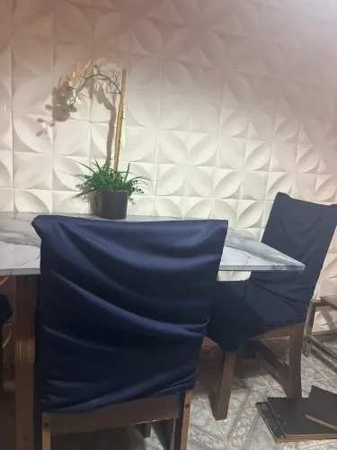 Mesa com 4 cadeiras