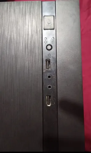Gabinete funcionando perfeitamente com fins rgb