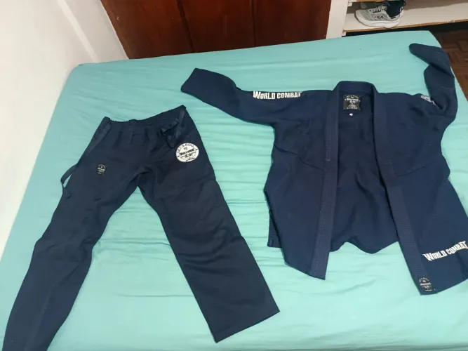 Kimono world combat tamanho A2. COR AZUL MARINHO (novo)