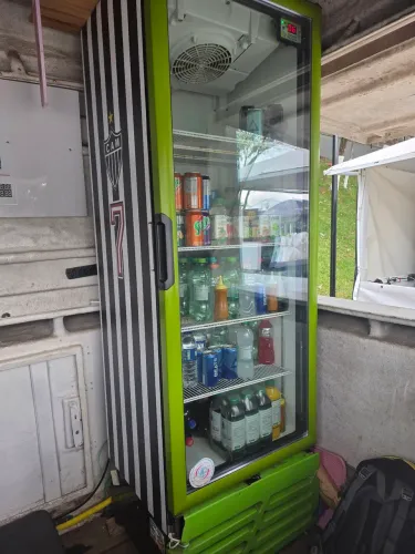 Expositor de refrigerados e bebidas, porta de vidro