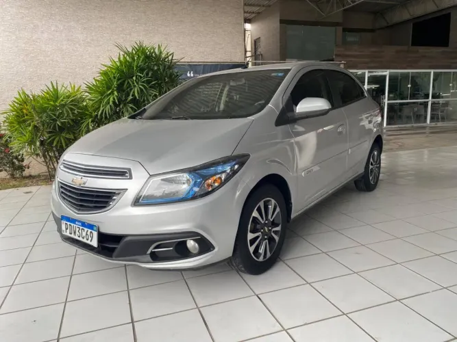Chevrolet Onix Hatch LTZ 1.4 8V Flex Power Mec. 4P 2015
