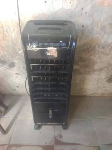 Climatizador de ar condicionado Midea com defeito não liga
