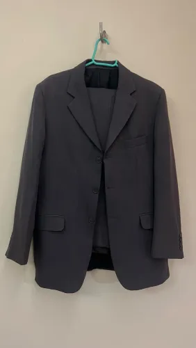 Terno cinza escuro - tamanho 48 Blazer e 46 calça