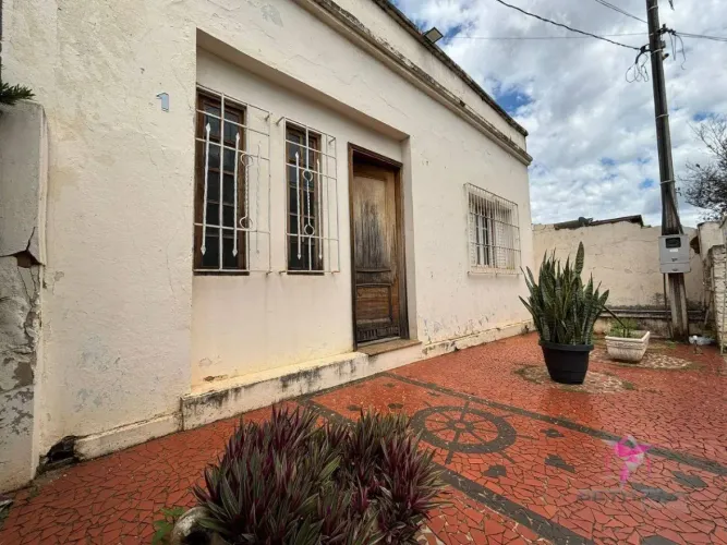 Casa a venda - Centro
