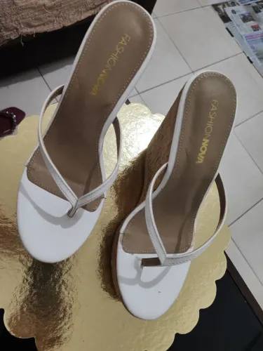 Sandália e sapatilha mocassim 