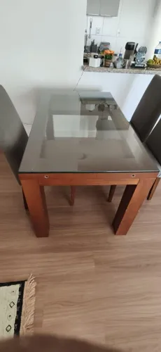 Mesa de jantar com 3 cadeiras 
