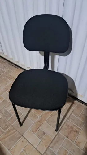 Cadeira fixa preta ou azul
