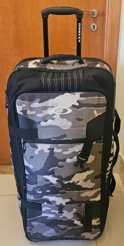 Mala Oakley Vacationer Large Roller Camuflado 