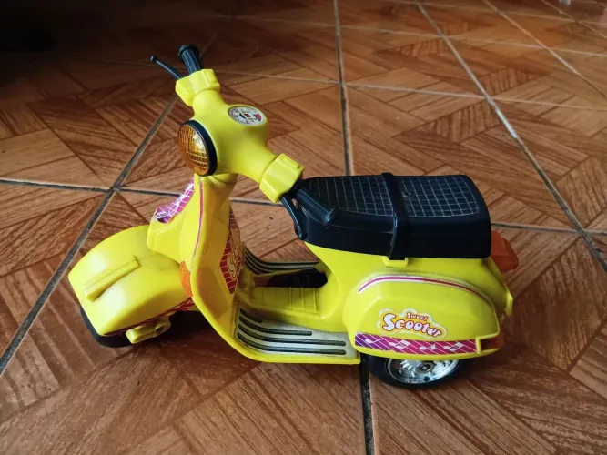 Moto de brinquedo para bonecas