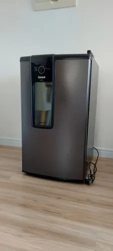 Cervejeira Consul Titanium 82L Display na Porta Controle de Temperatura