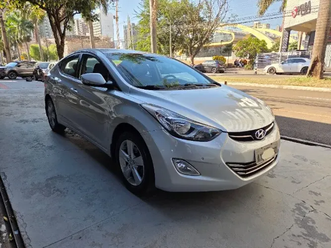 Hyundai Elantra GLS 2.0 16V Flex Aut. 2014