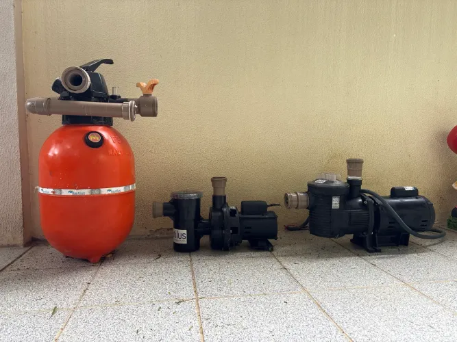 BOMBA PARA PISCINA NAUTILUS / WEG 1/4 CV - FUNCIONANDO