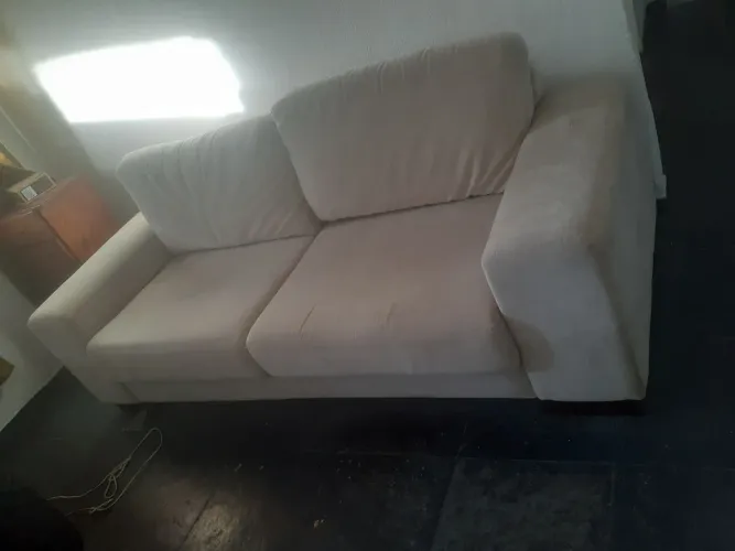 VENDO LINDO SOFÁ NÃO E RETRÁTIL.