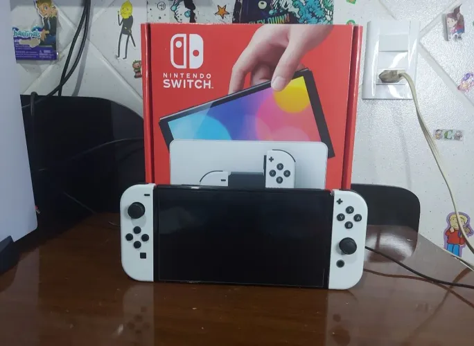 Nintendo Switch OLED Completo + Zelda BotW + 4 Joy-Cons (2 pares) - Sem Drift