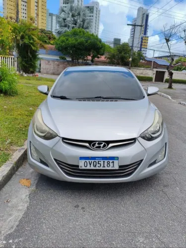Hyundai Elantra GLS 2.0 16V Flex Aut. 2014