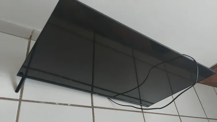 Tv TCL para retirada de peças 