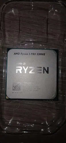 AMD Ryzen 3 Pro 3200GE