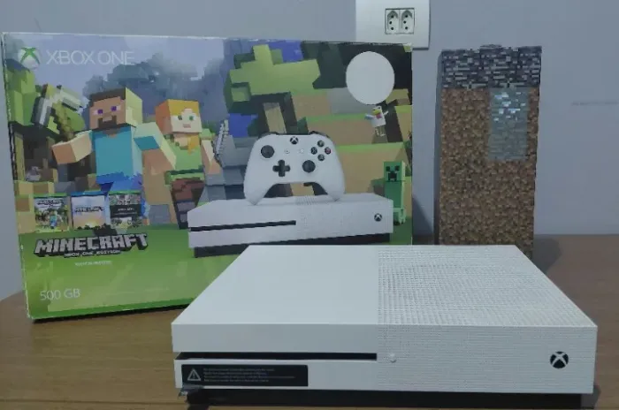 Xbox One S - Minecraft